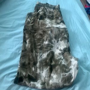 Diamond eye Light Sage Medium Olive Lululemon leggings